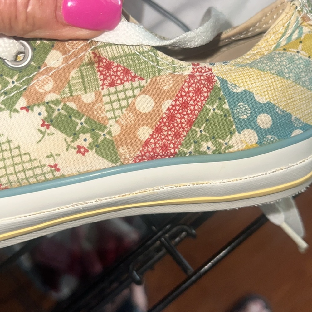 Ladies patchwork Converse tennis shoes - Picture 16 of 16